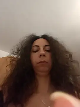 Snapshot of naughty69curls chatting on 04/19/26, 06:21 naughty69curls online show from 04/19/26, 06:21