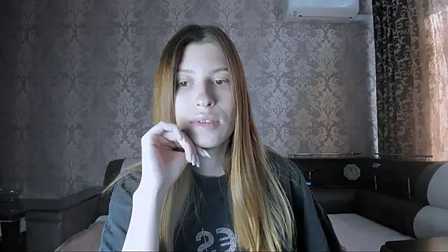 Snapshot of Agnes_Allenn chatting on 09/16/25, 10:05 Agnes Allenn online show from 09/16/25, 10:05