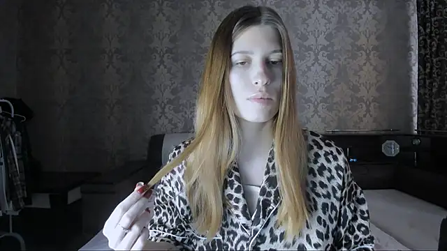 Snapshot of Agnes_Allenn chatting on 10/09/25, 10:46 Agnes Allenn online show from 10/09/25, 10:46