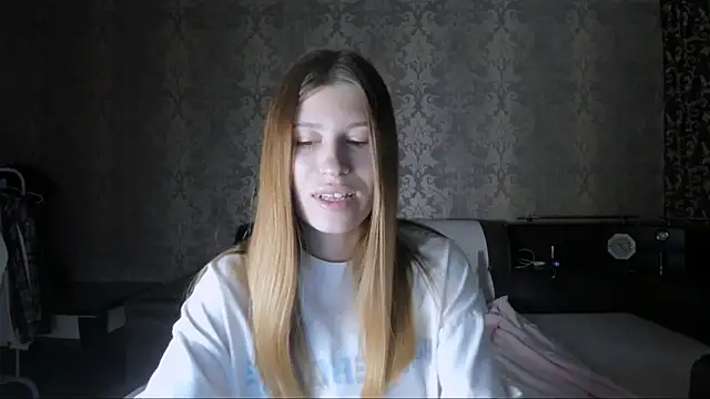 Snapshot of Agnes_Allenn chatting on 10/10/25, 10:36 Agnes Allenn online show from 10/10/25, 10:36