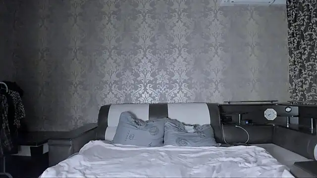 Snapshot of Agnes_Allenn chatting on 10/16/25, 12:17 Agnes Allenn online show from 10/16/25, 12:17