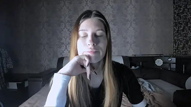 Snapshot of Agnes_Allenn chatting on 10/27/25, 11:03 Agnes Allenn online show from 10/27/25, 11:03