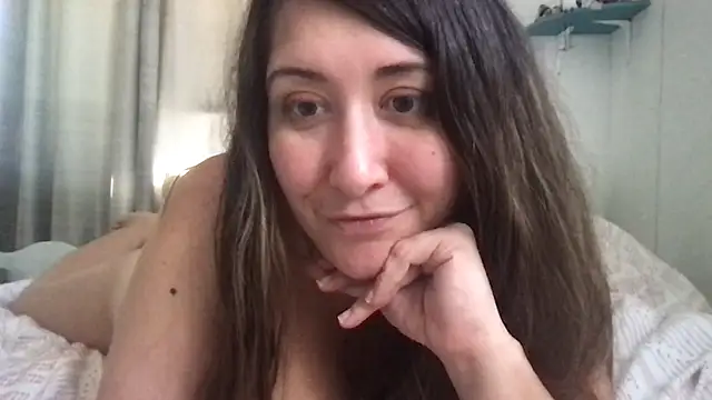 Snapshot of MadelynnMoon chatting on 12/22/24, 06:37 MadelynnMoon online show from 12/22/24, 06:37