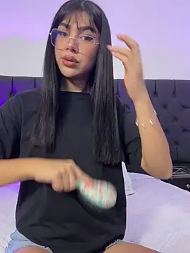 RoseCassie online show from 11/07/25, 01:00