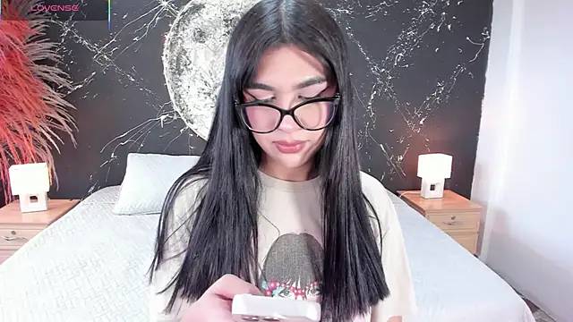 RoseCassie online show from 12/17/25, 01:50