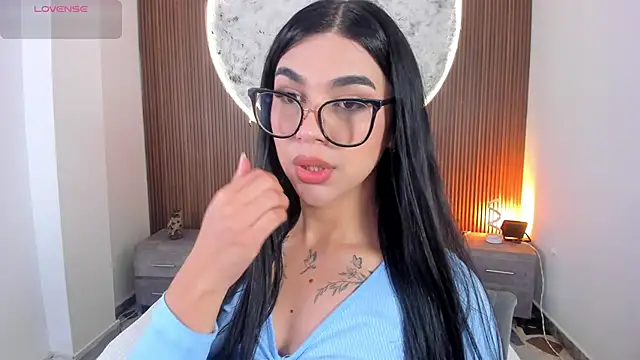 RoseCassie online show from 02/07/26, 01:59