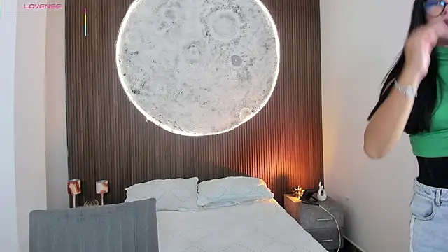 RoseCassie online show from 03/22/26, 01:25