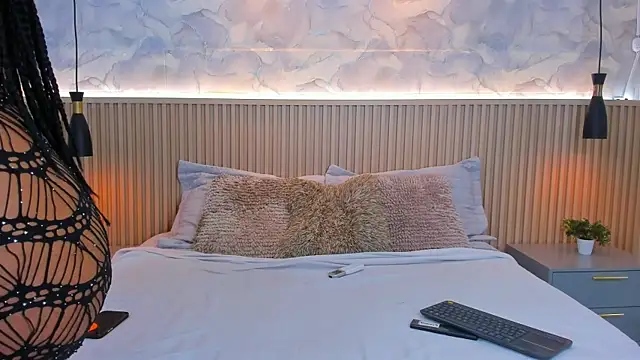 AinaraJimenez online show from 10/02/25, 09:00