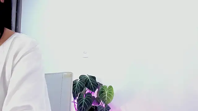 Sara Leblanc online show from 03/10/25, 12:37