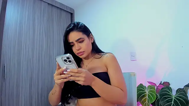 Sara Leblanc online show from 10/14/25, 03:24