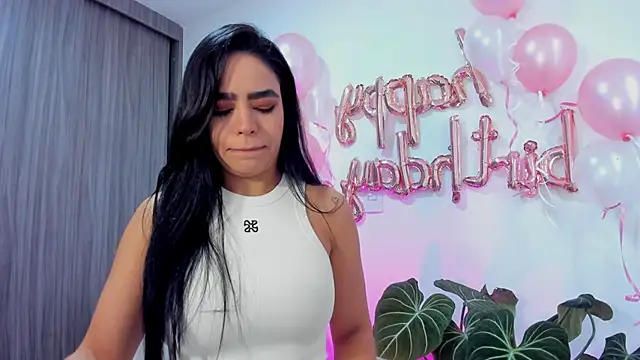 Sara Leblanc online show from 11/12/25, 02:17