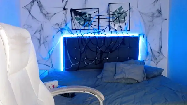 mia collens online show from 10/29/25, 03:31