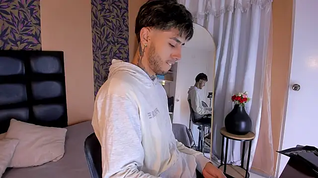 hinata itachi online show from 02/19/26, 03:57