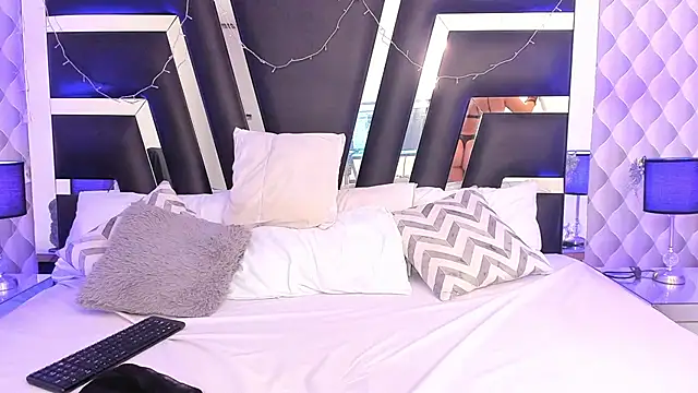 Snapshot of caroo_gomeez chatting on 03/21/25, 03:46 caroo gomeez online show from 03/21/25, 03:46