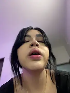 Lily Woodz online show from 07/06/26, 07:27
