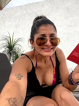 Snapshot of AlejandritaMilano chatting on 11/27/25, 08:00 AlejandritaMilano online show from 11/27/25, 08:00