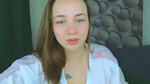 Cute smile sharon online show from 09/13/25, 04:01