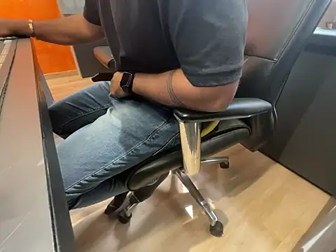 Nil Talreja online show from 12/18/25, 09:04