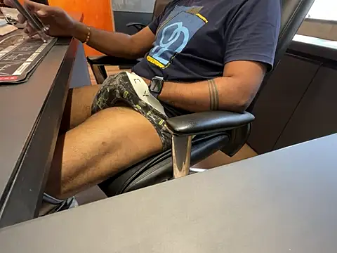 Nil Talreja online show from 04/22/26, 09:11