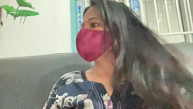 Tamil Sanjana  online show from 02/01/26, 01:37