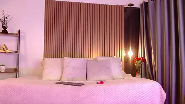 Sienna Blake  online show from 11/15/25, 08:16