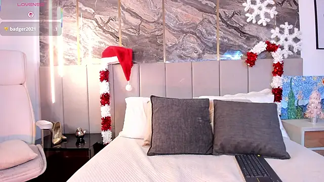 Sienna Blake  online show from 12/13/25, 07:53