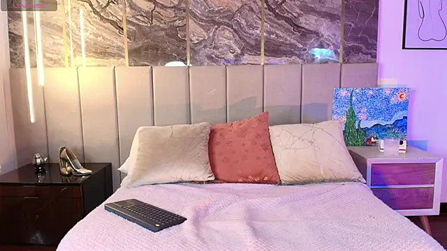 Sienna Blake  online show from 03/27/26, 02:17