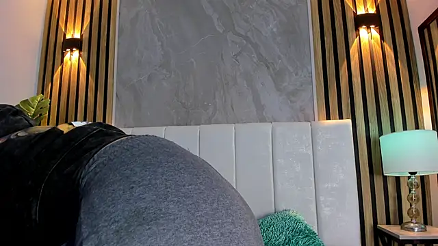 Samantha Good online show from 12/17/25, 12:33