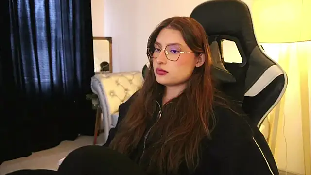 Daisha Riley online show from 11/13/25, 03:55