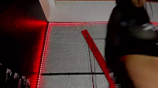 katizaldana online show from 10/18/25, 03:42