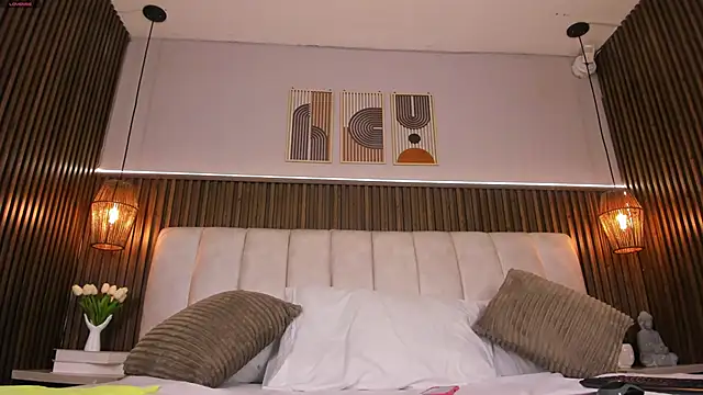 PerlaPreciosa online show from 04/17/26, 04:04