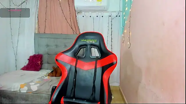 dani-lue online show from 12/22/25, 02:36