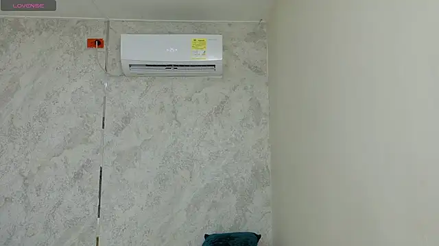 dani-lue online show from 05/21/26, 01:51