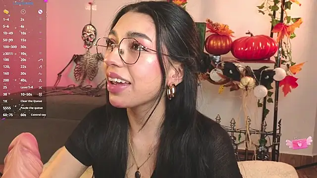 Snapshot of Sweet_Nyx chatting on 10/30/25, 10:21 Sweet Nyx online show from 10/30/25, 10:21