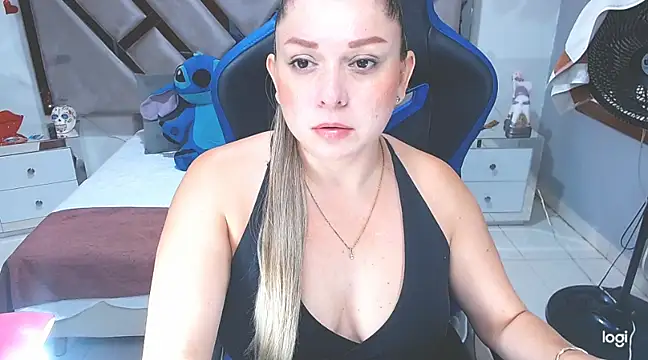 Snapshot of natalia5560 chatting on 02/09/25, 01:35 natalia5560 online show from 02/09/25, 01:35