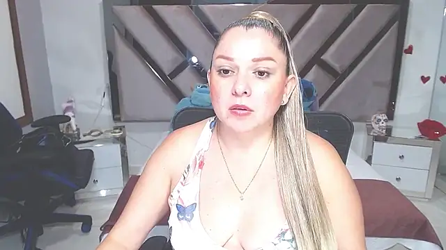 Snapshot of natalia5560 chatting on 02/22/25, 06:19 natalia5560 online show from 02/22/25, 06:19