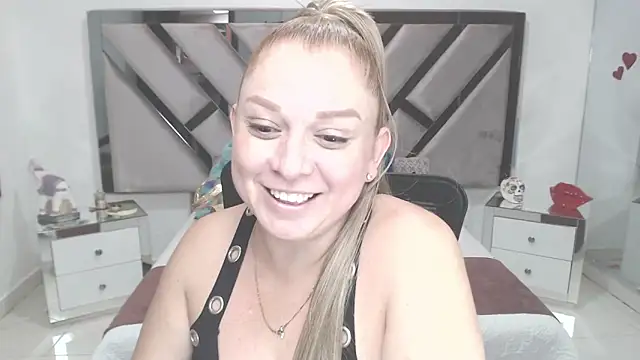 Snapshot of natalia5560 chatting on 03/14/25, 04:09 natalia5560 online show from 03/14/25, 04:09