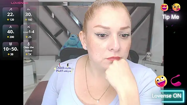 Snapshot of natalia5560 chatting on 03/18/25, 02:15 natalia5560 online show from 03/18/25, 02:15