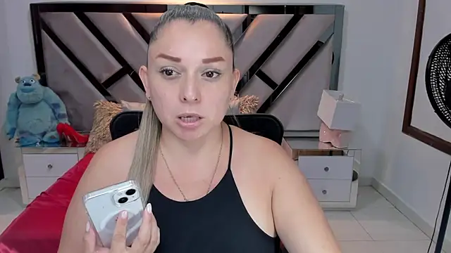 Snapshot of natalia5560 chatting on 09/10/25, 02:39 natalia5560 online show from 09/10/25, 02:39