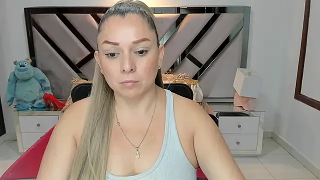 Snapshot of natalia5560 chatting on 09/11/25, 12:16 natalia5560 online show from 09/11/25, 12:16