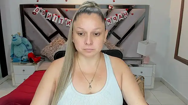 Snapshot of natalia5560 chatting on 09/28/25, 01:49 natalia5560 online show from 09/28/25, 01:49