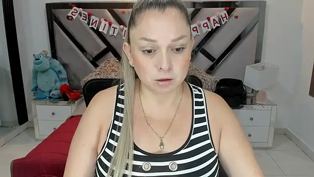 Snapshot of natalia5560 chatting on 09/29/25, 12:32 natalia5560 online show from 09/29/25, 12:32