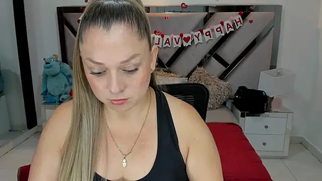 Snapshot of natalia5560 chatting on 09/30/25, 01:27 natalia5560 online show from 09/30/25, 01:27