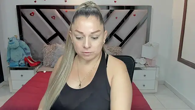 Snapshot of natalia5560 chatting on 10/20/25, 01:00 natalia5560 online show from 10/20/25, 01:00