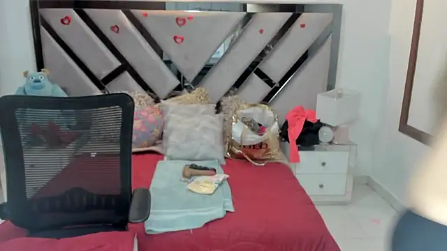 Snapshot of natalia5560 chatting on 10/25/25, 01:29 natalia5560 online show from 10/25/25, 01:29