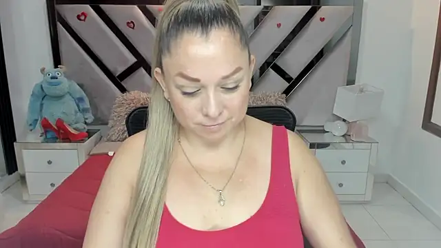 Snapshot of natalia5560 chatting on 11/02/25, 01:13 natalia5560 online show from 11/02/25, 01:13