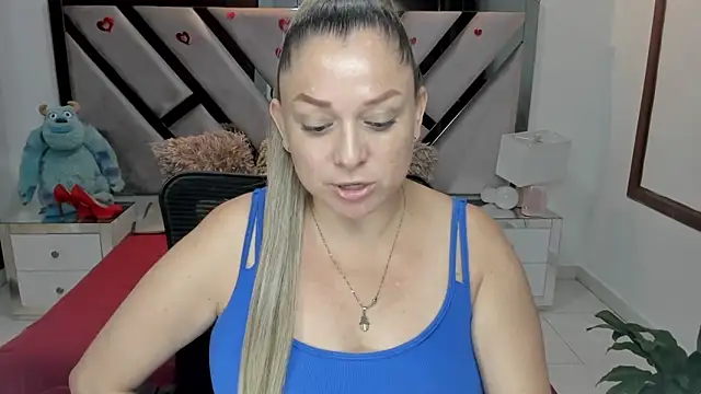 Snapshot of natalia5560 chatting on 11/09/25, 01:31 natalia5560 online show from 11/09/25, 01:31