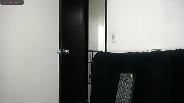 Snapshot of AbrilSonne chatting on 09/11/25, 12:22 AbrilSonne online show from 09/11/25, 12:22