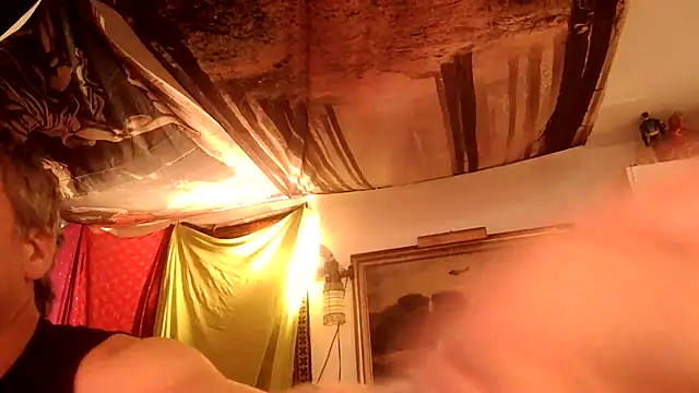 Snapshot of SilverandFox chatting on 03/22/25, 03:09 SilverandFox online show from 03/22/25, 03:09