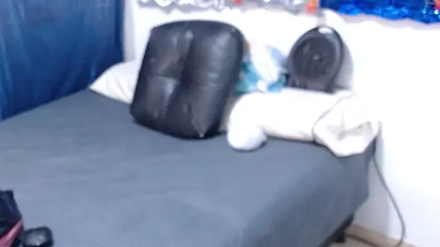 Snapshot of thaly_funn chatting on 03/08/25, 06:26 thaly funn online show from 03/08/25, 06:26